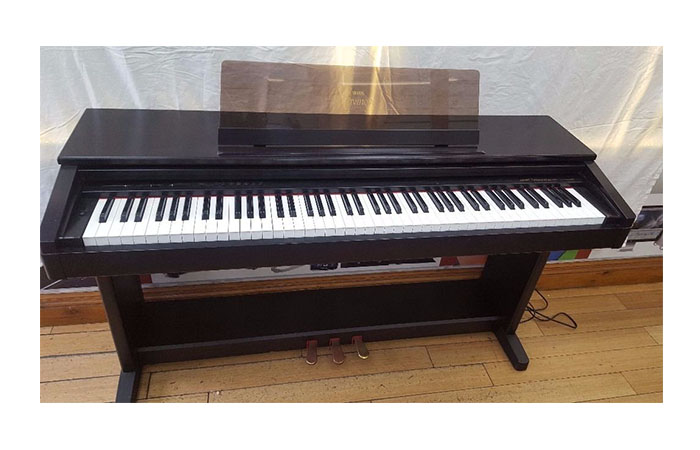 Yamaha-CLP-570