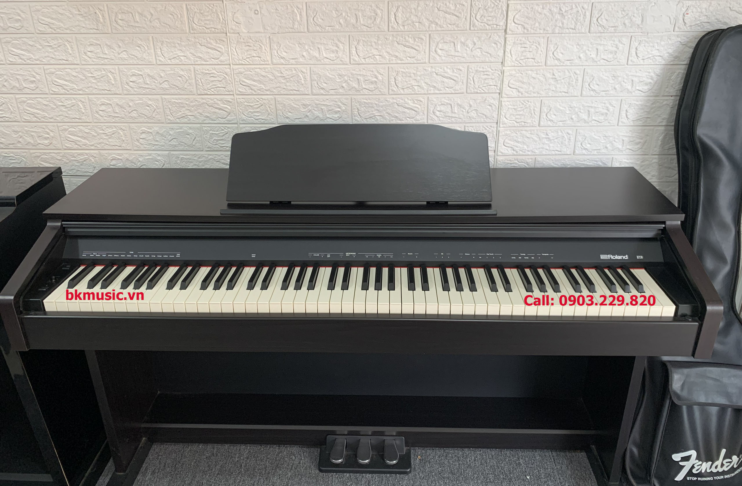 PIANO-ROLAND-RP-30