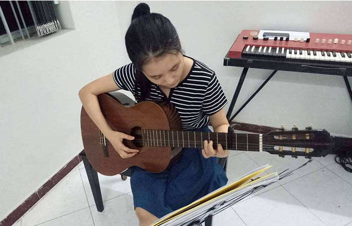 Day-guitar